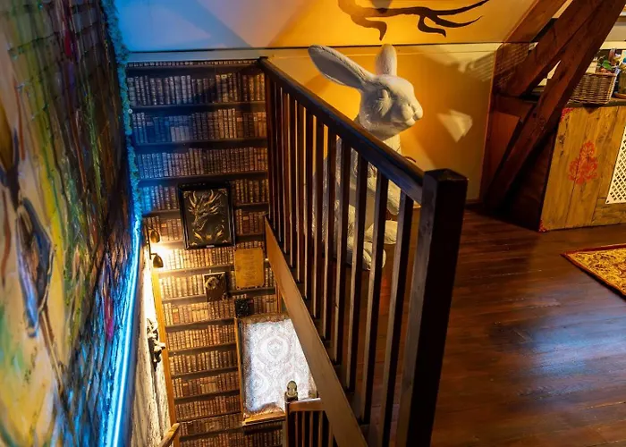 Suivez Le Lapin Blanc - Bb Couette-café 3*