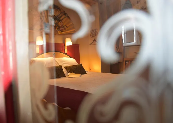 Suivez Le Lapin Blanc - Bb Couette-café 3*