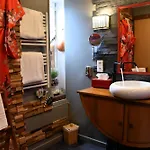 Suivez Le Lapin Blanc - Bb Couette-café 3*