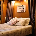 Suivez Le Lapin Blanc - Bb Couette-café 3*
