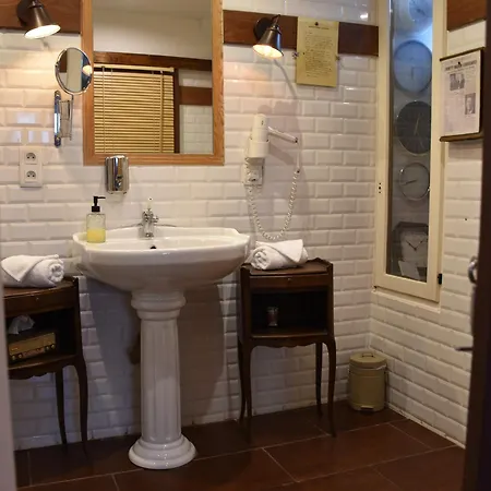 Suivez Le Lapin Blanc - Prix Parking Offert Guest house