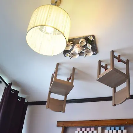 Suivez Le Lapin Blanc - Prix Parking Offert بيت ضيافة 3*
