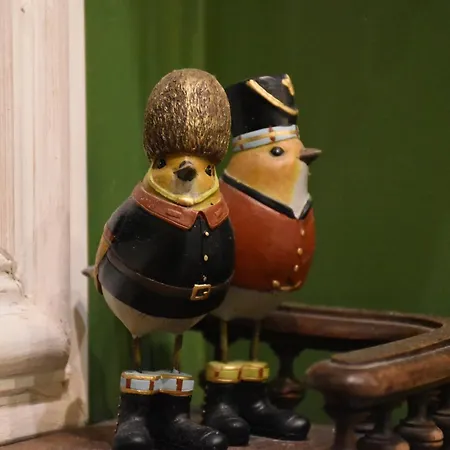 Suivez Le Lapin Blanc 3*