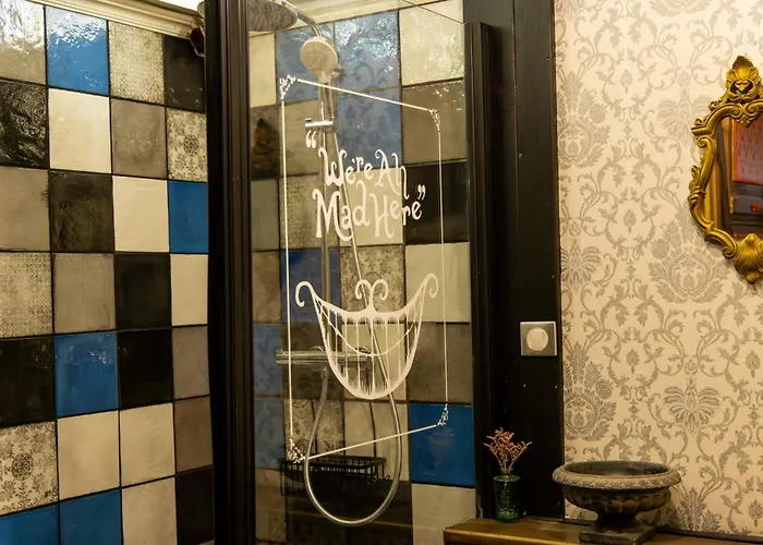 Suivez Le Lapin Blanc לינה וארוחת בוקר 3*