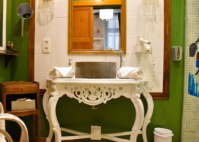 Suivez Le Lapin Blanc 3*